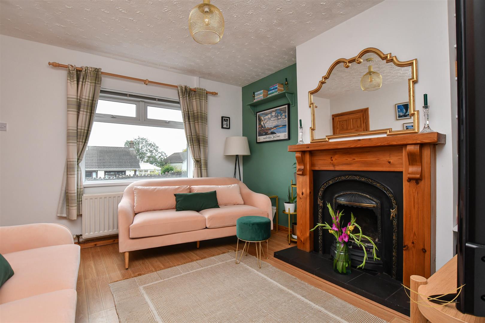 2 Bed Mid-terrace House - Image 6