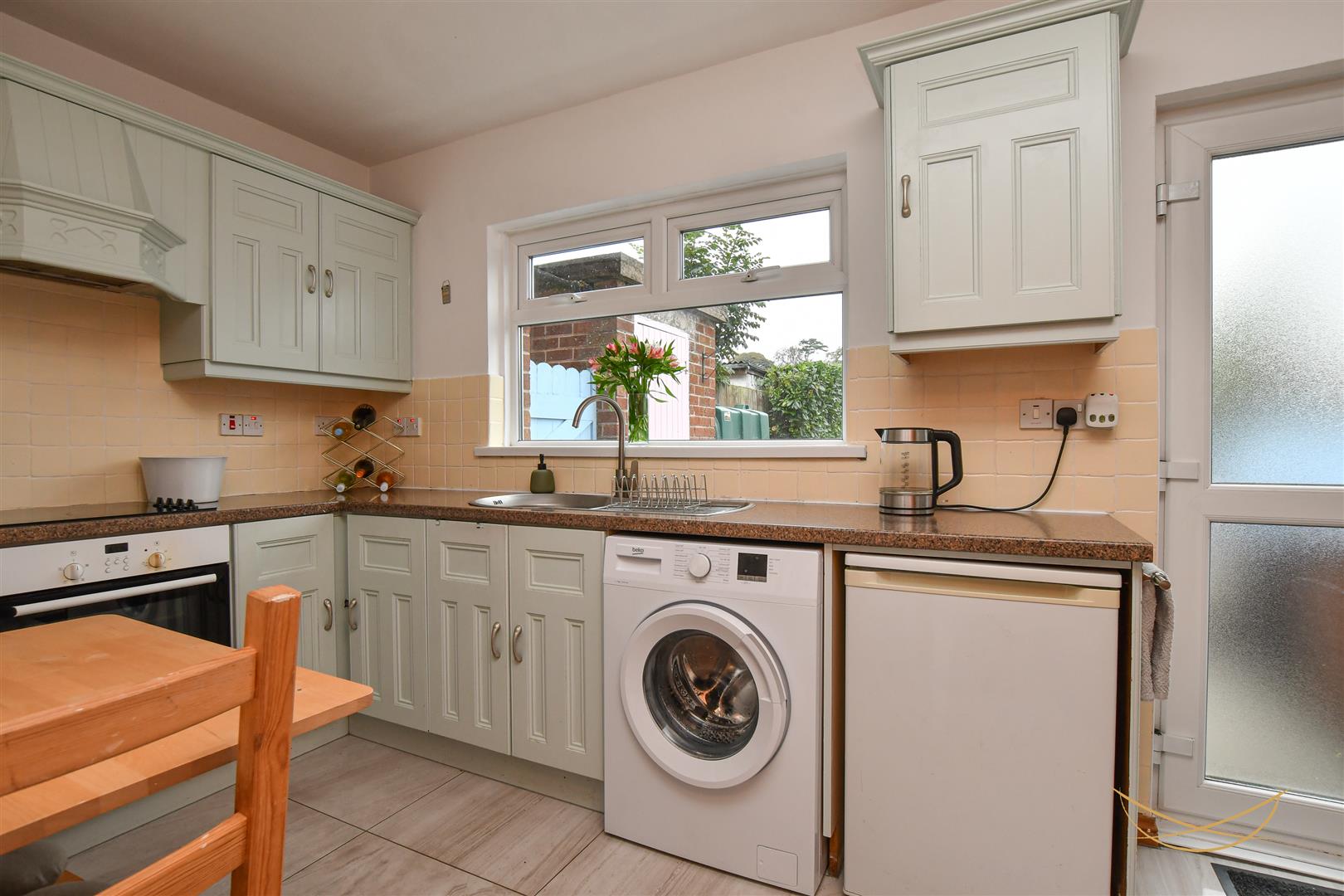 2 Bed Mid-terrace House - Image 9