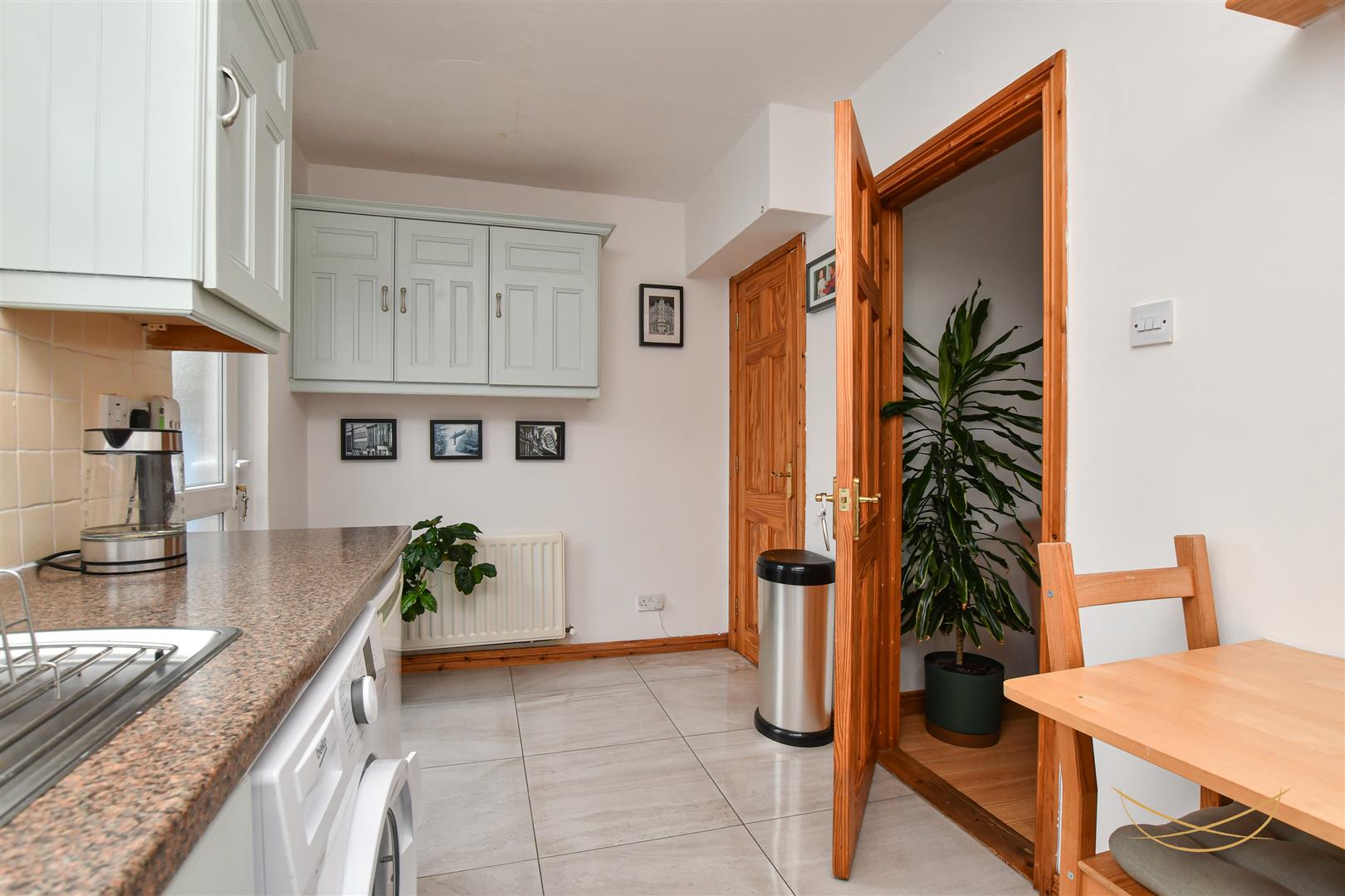 2 Bed Mid-terrace House - Image 12