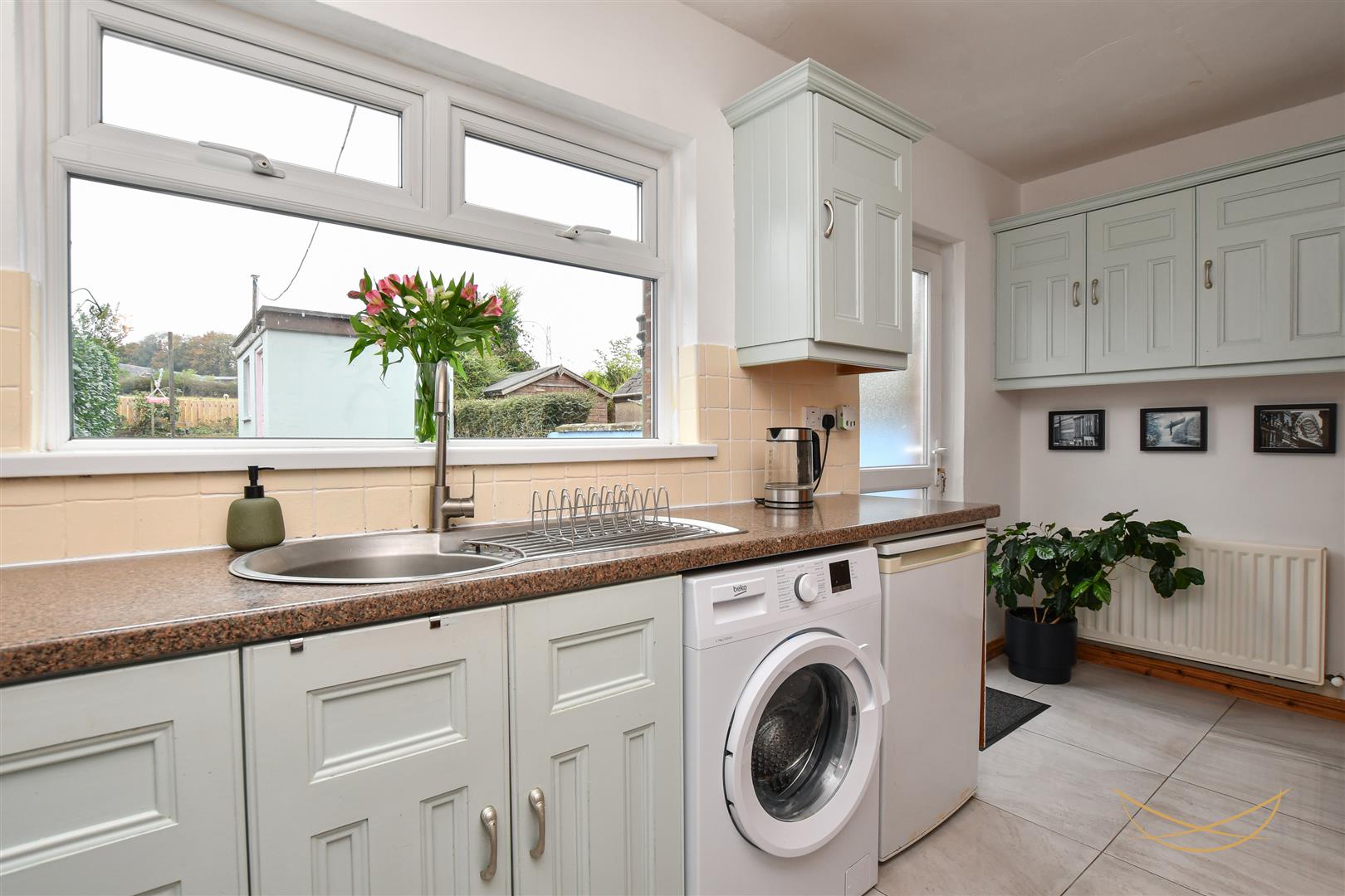 2 Bed Mid-terrace House - Image 13