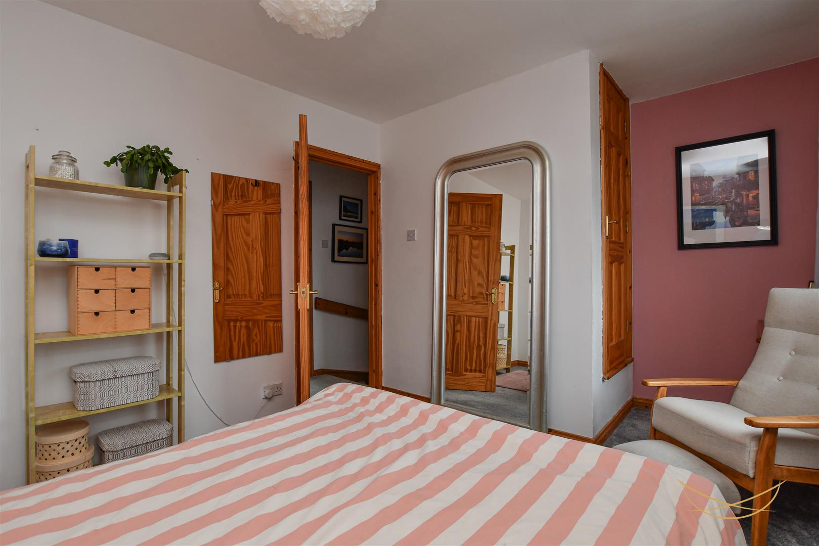 2 Bed Mid-terrace House - Image 17