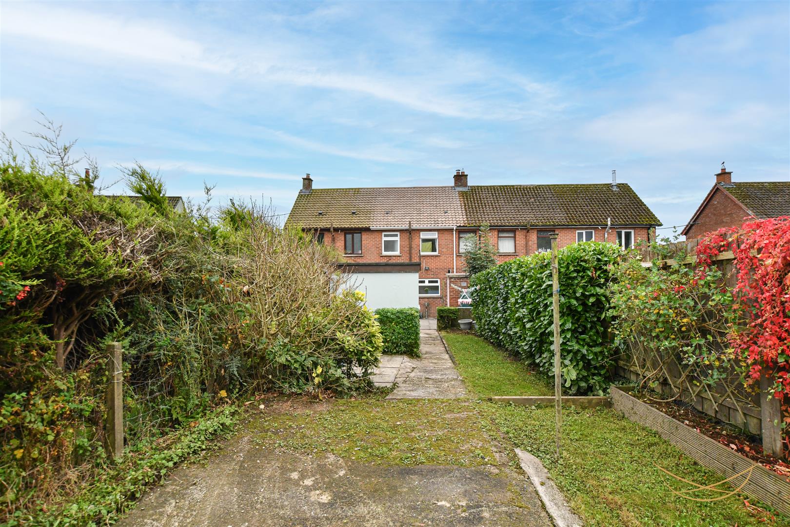 2 Bed Mid-terrace House - Image 28