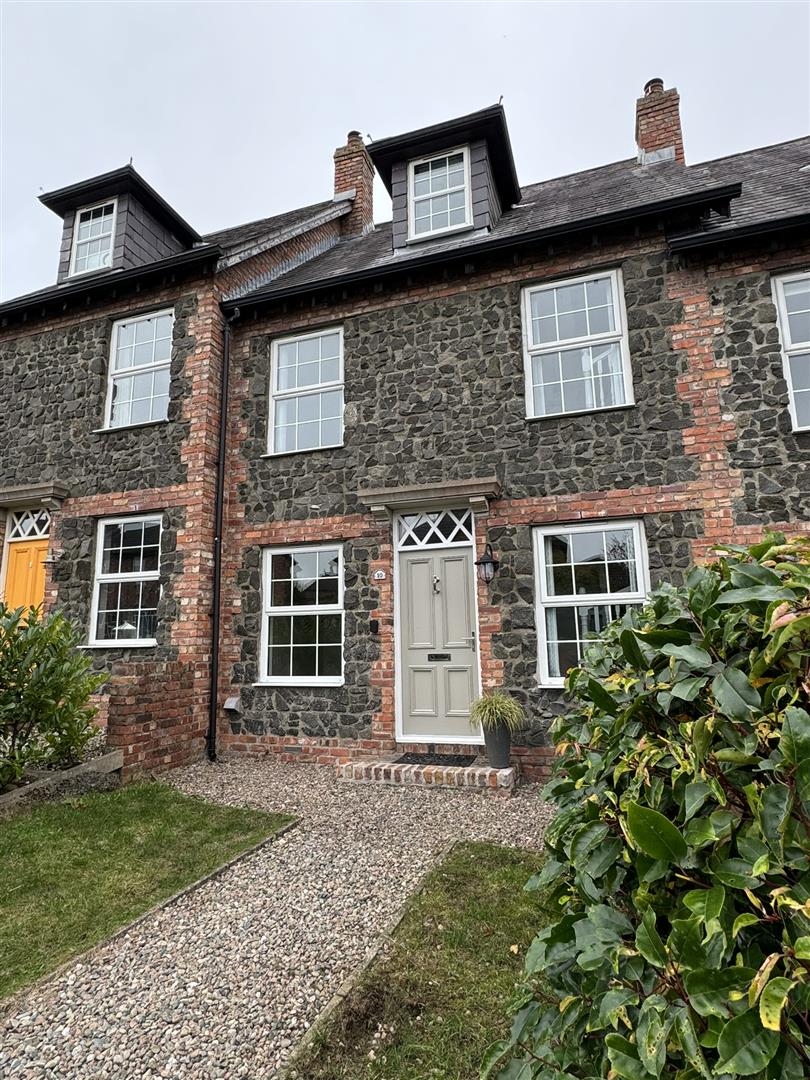 3 Bed Mid-terrace House - Image 2