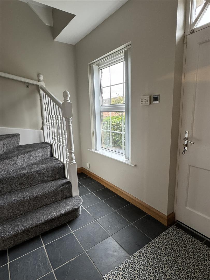 3 Bed Mid-terrace House - Image 4