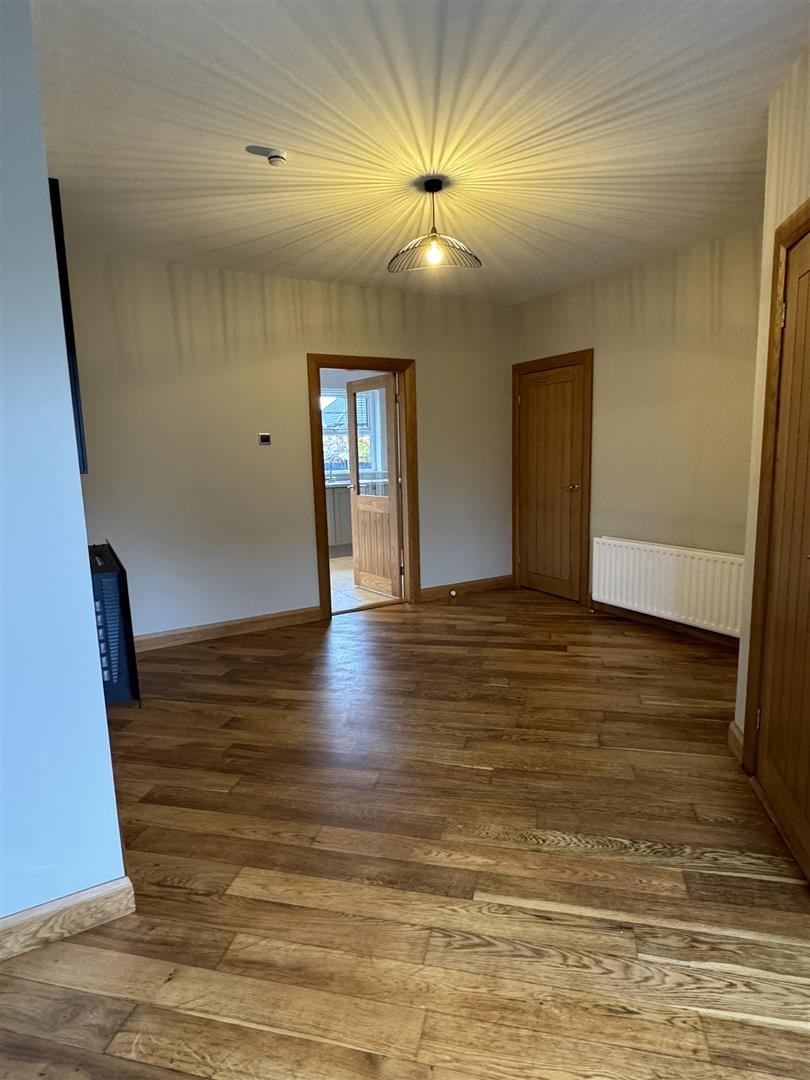 3 Bed Mid-terrace House - Image 6