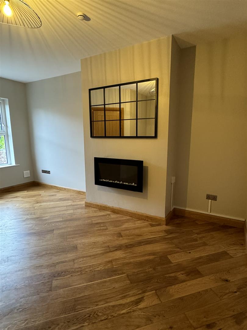 3 Bed Mid-terrace House - Image 8