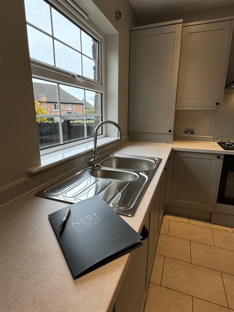 3 Bed Mid-terrace House - Image 11