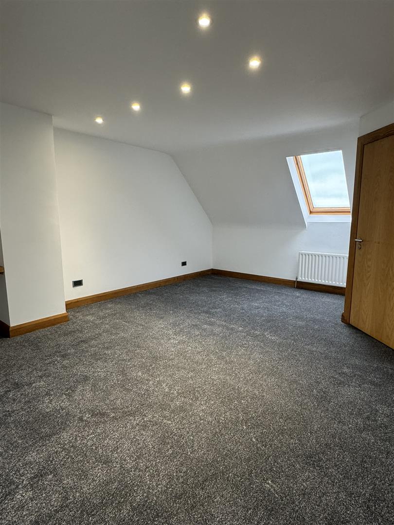 3 Bed Mid-terrace House - Image 18