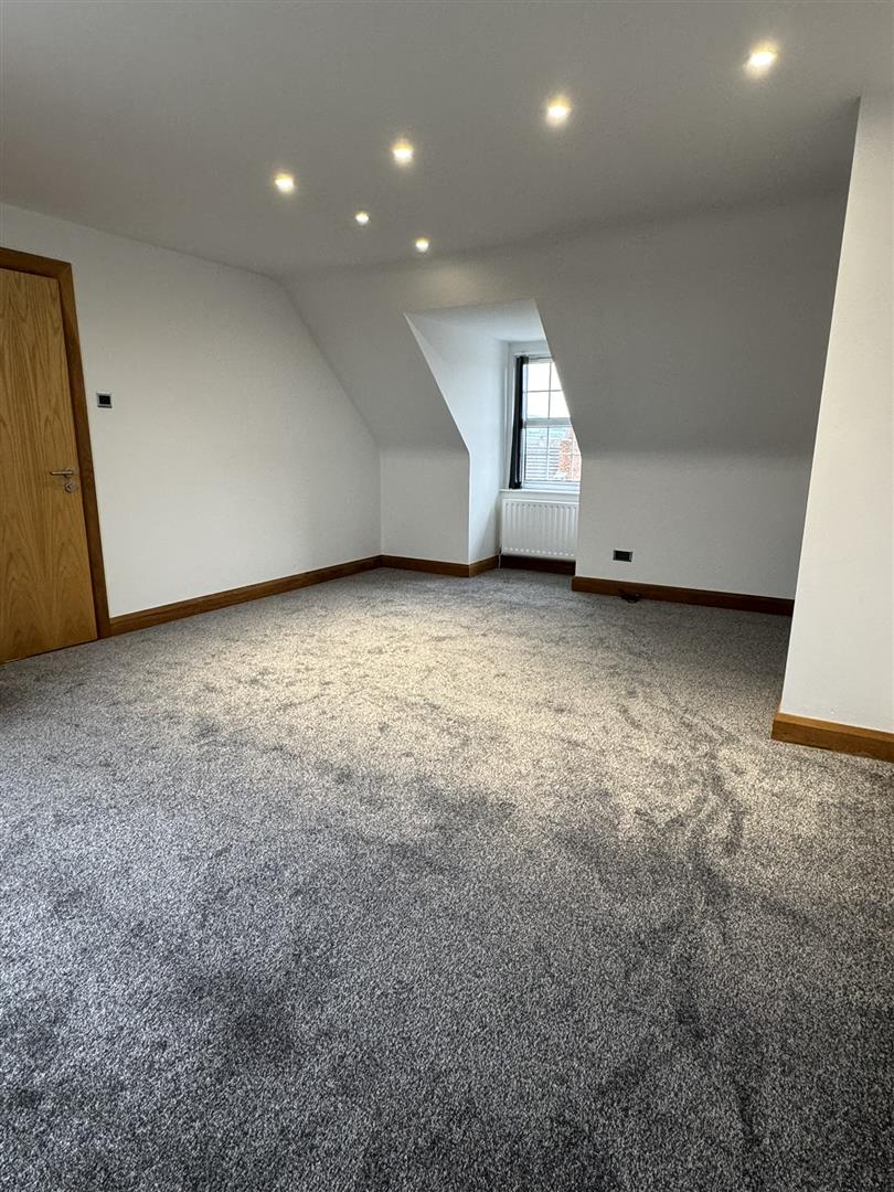 3 Bed Mid-terrace House - Image 19
