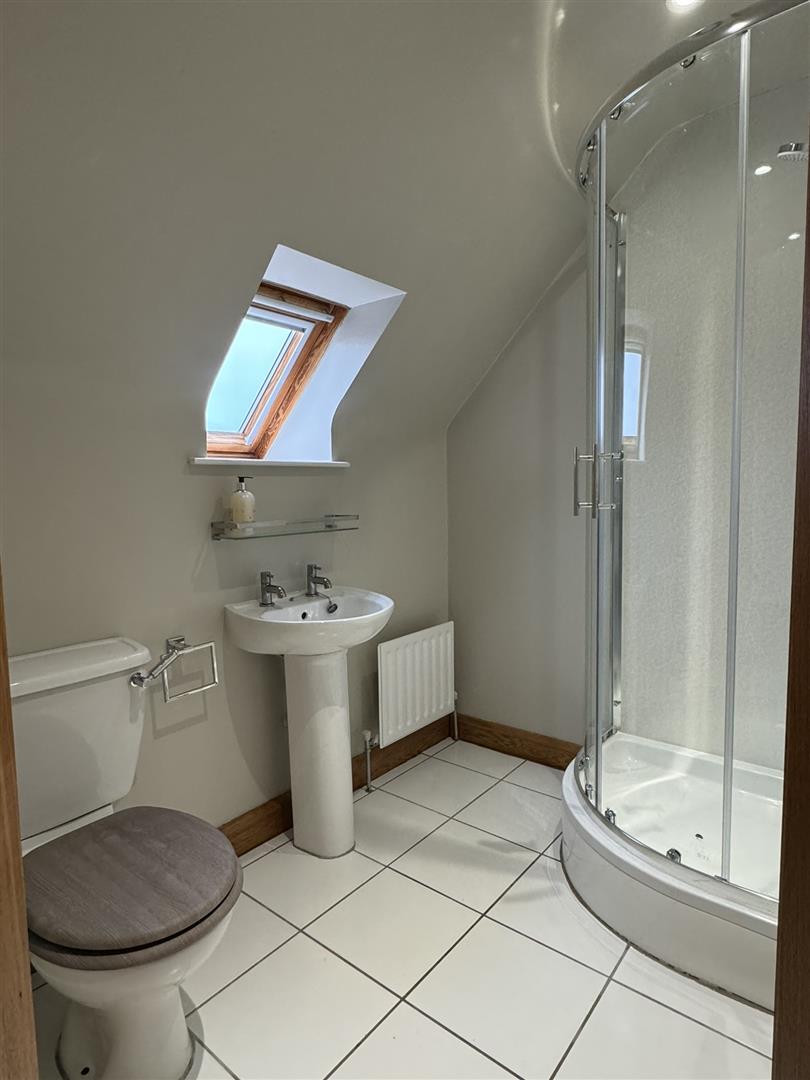 3 Bed Mid-terrace House - Image 20