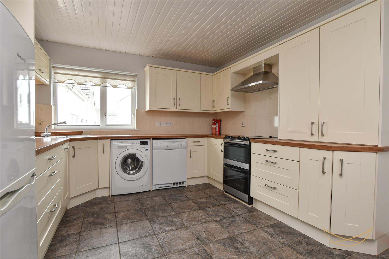 2 Bed Apartment - Image 8