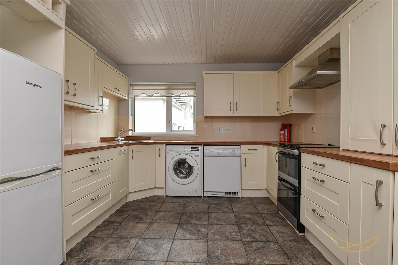 2 Bed Apartment - Image 9
