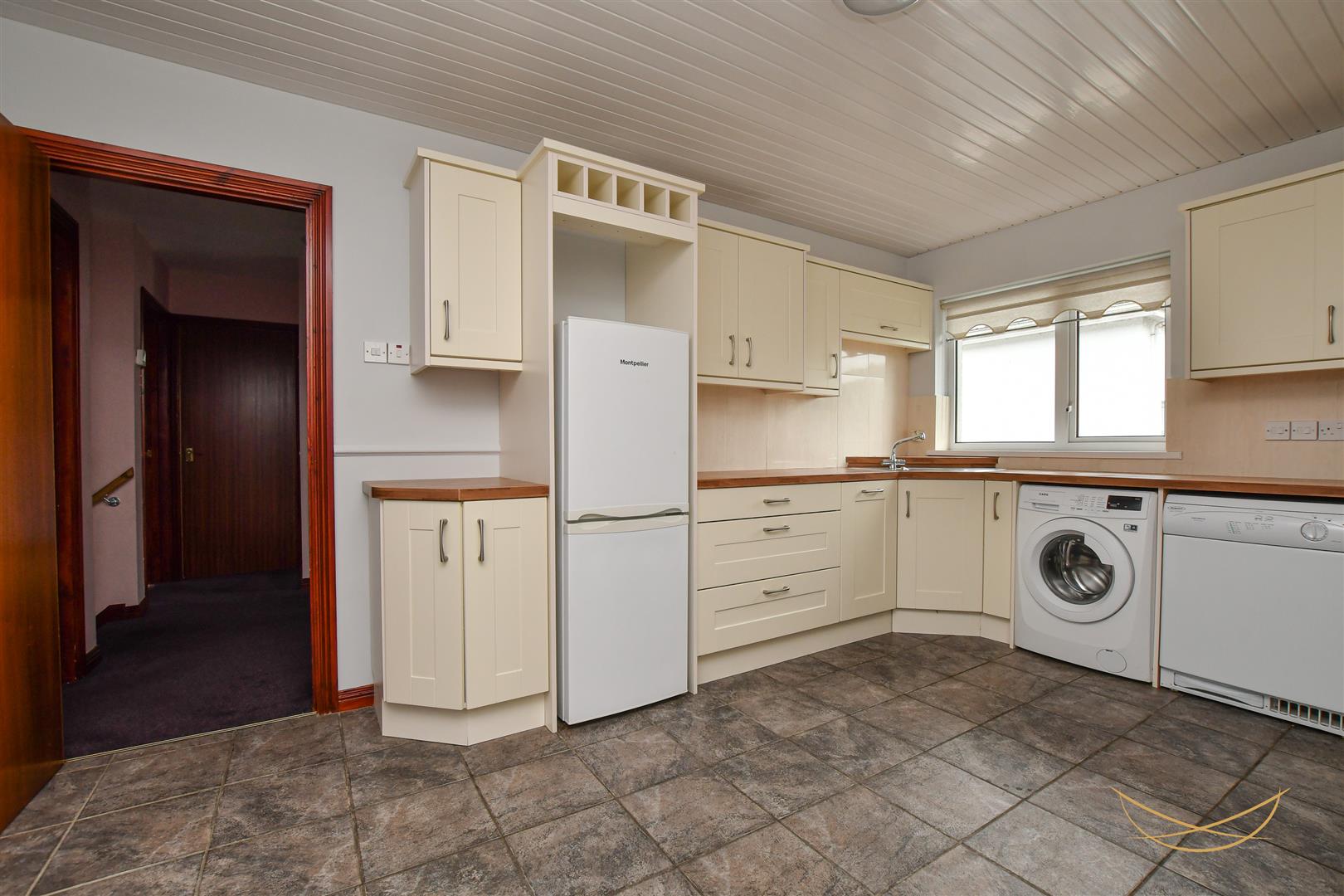2 Bed Apartment - Image 10