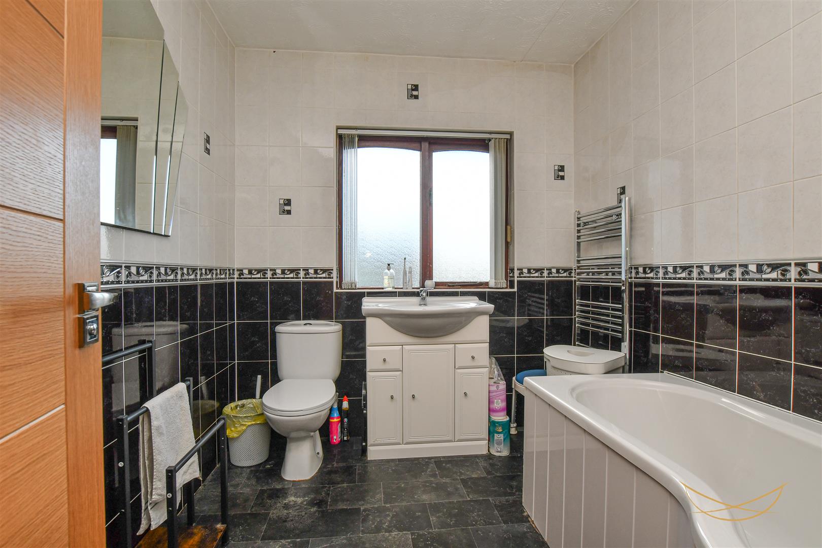 14 Ballycraigy Road South - Image 25