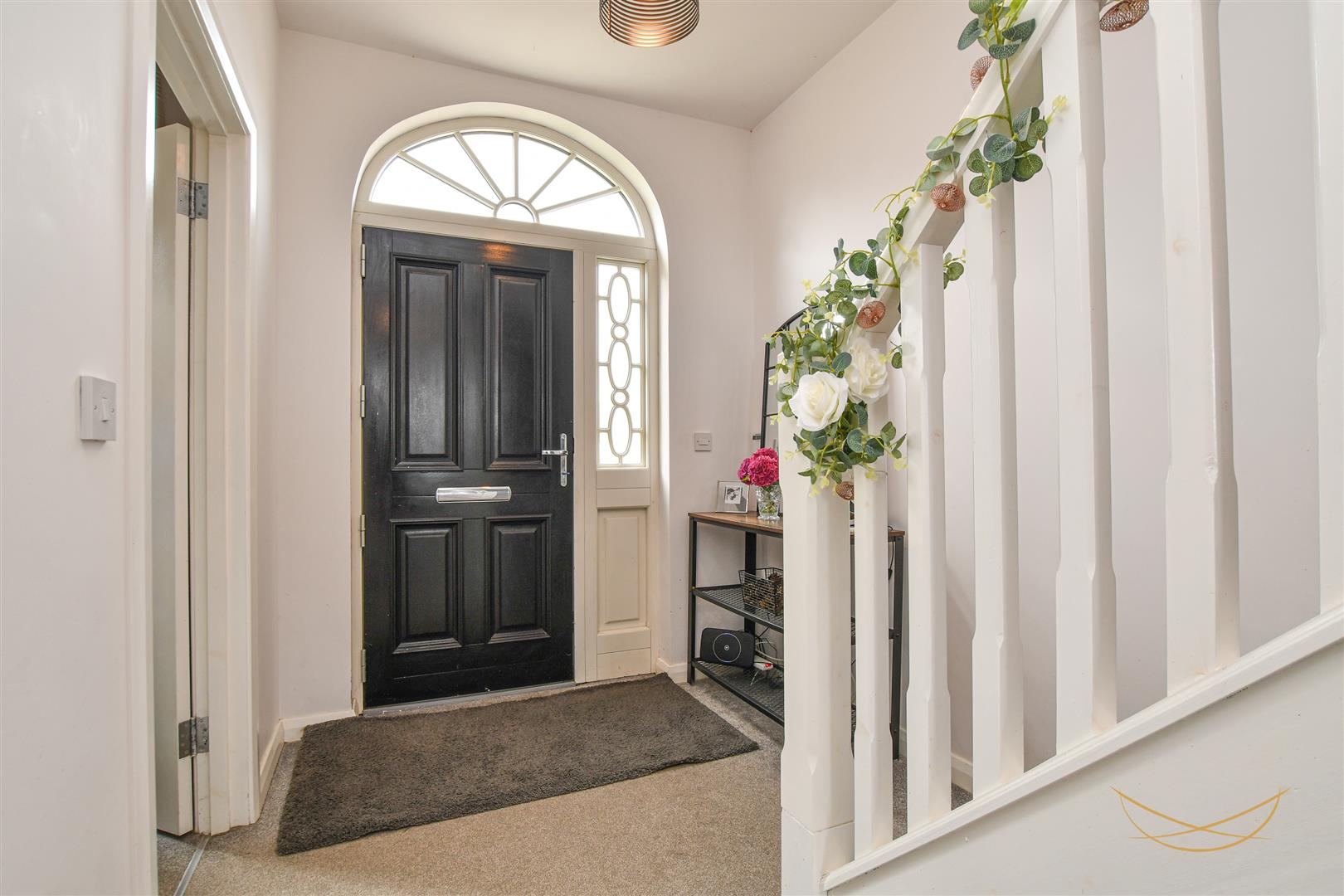 3 Bed Semi-detached House - Image 5