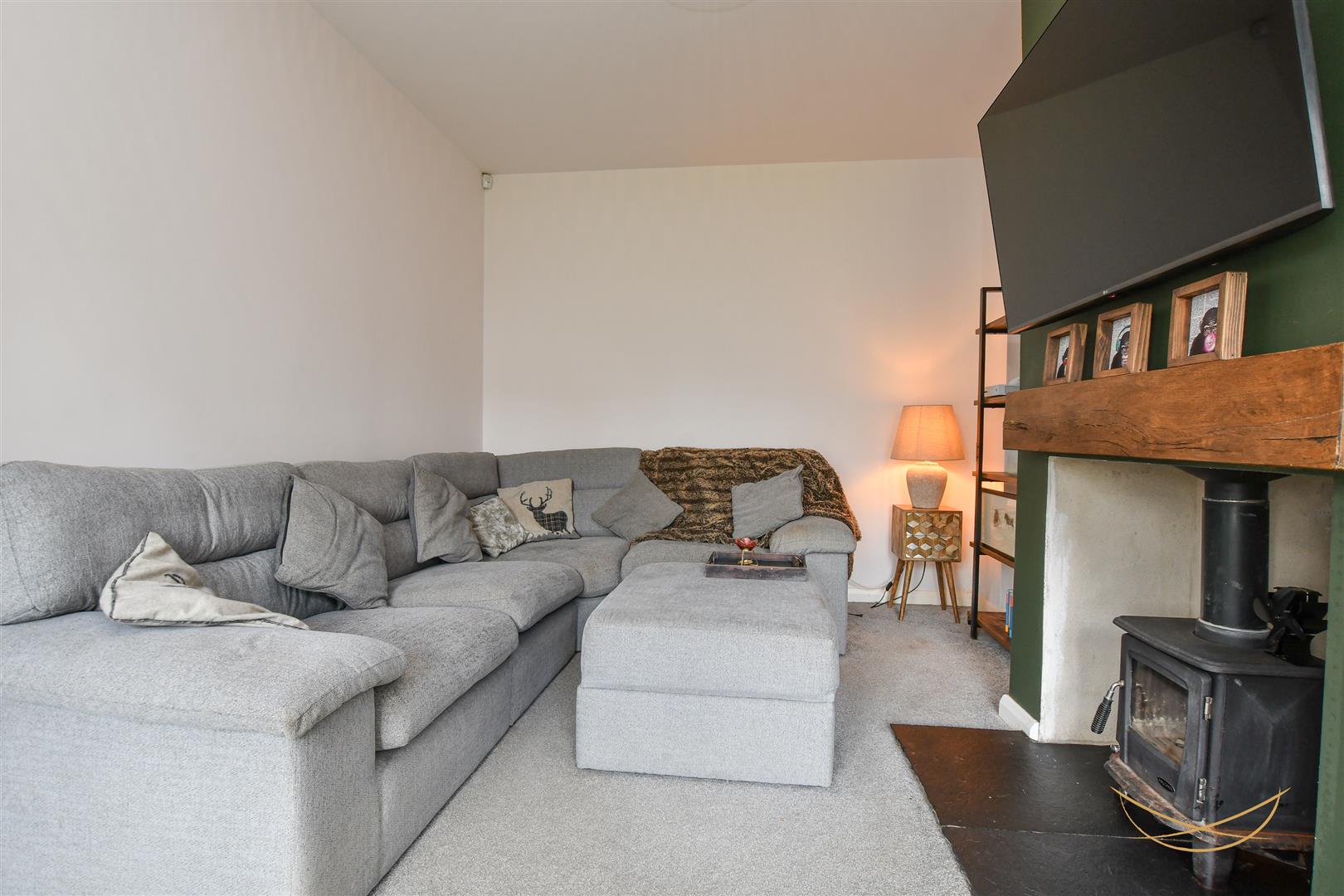 3 Bed Semi-detached House - Image 7