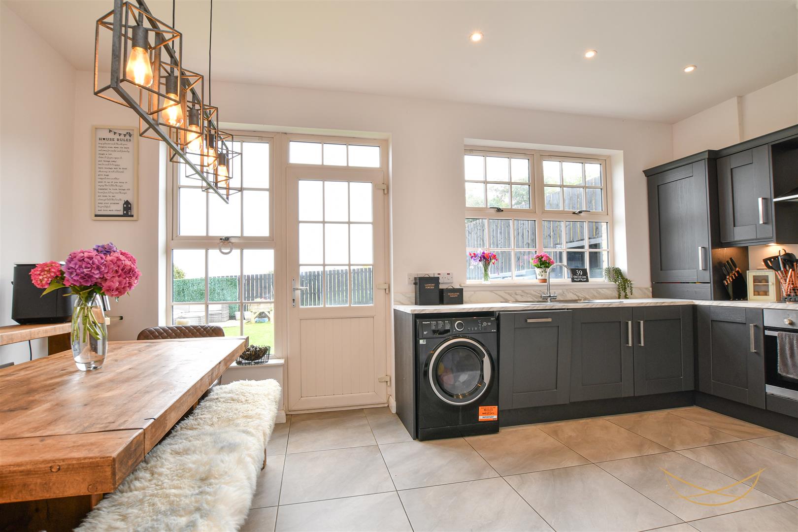 3 Bed Semi-detached House - Image 9