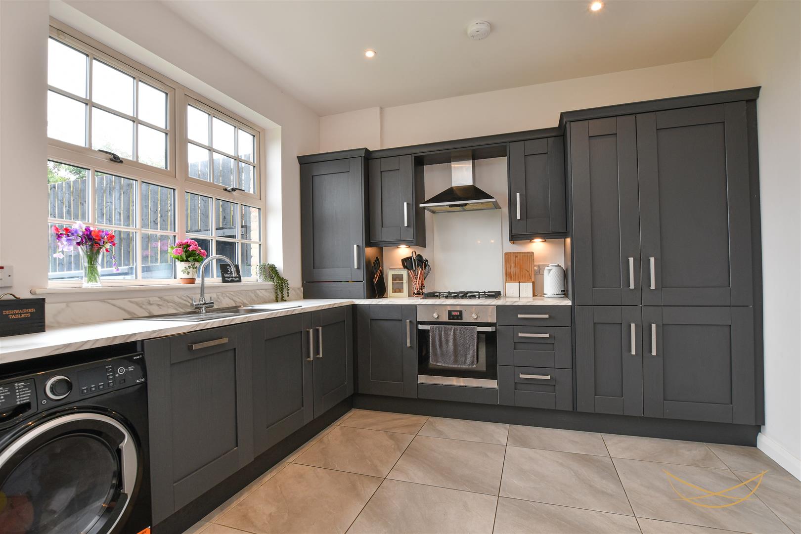 3 Bed Semi-detached House - Image 10