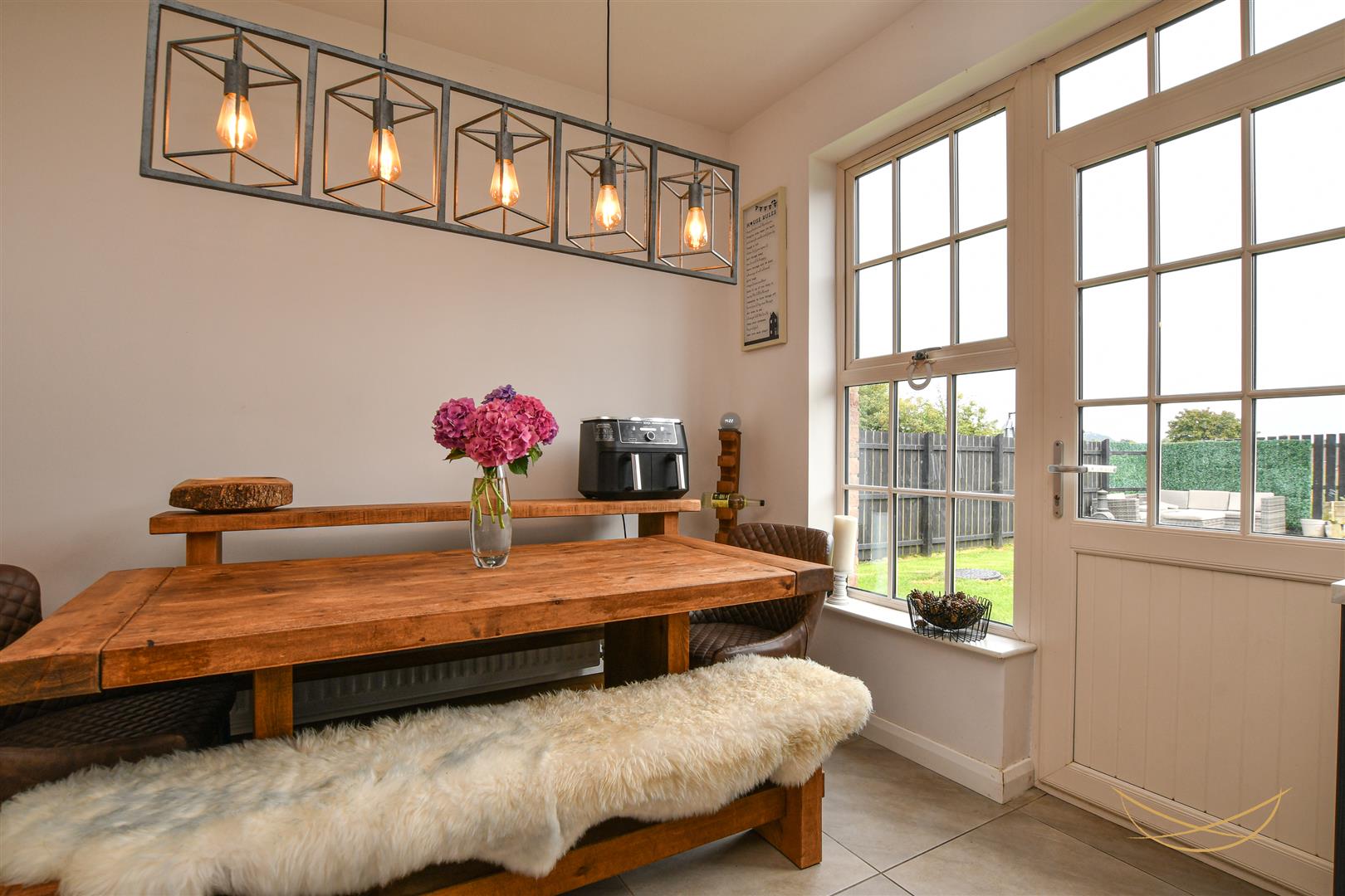 3 Bed Semi-detached House - Image 13