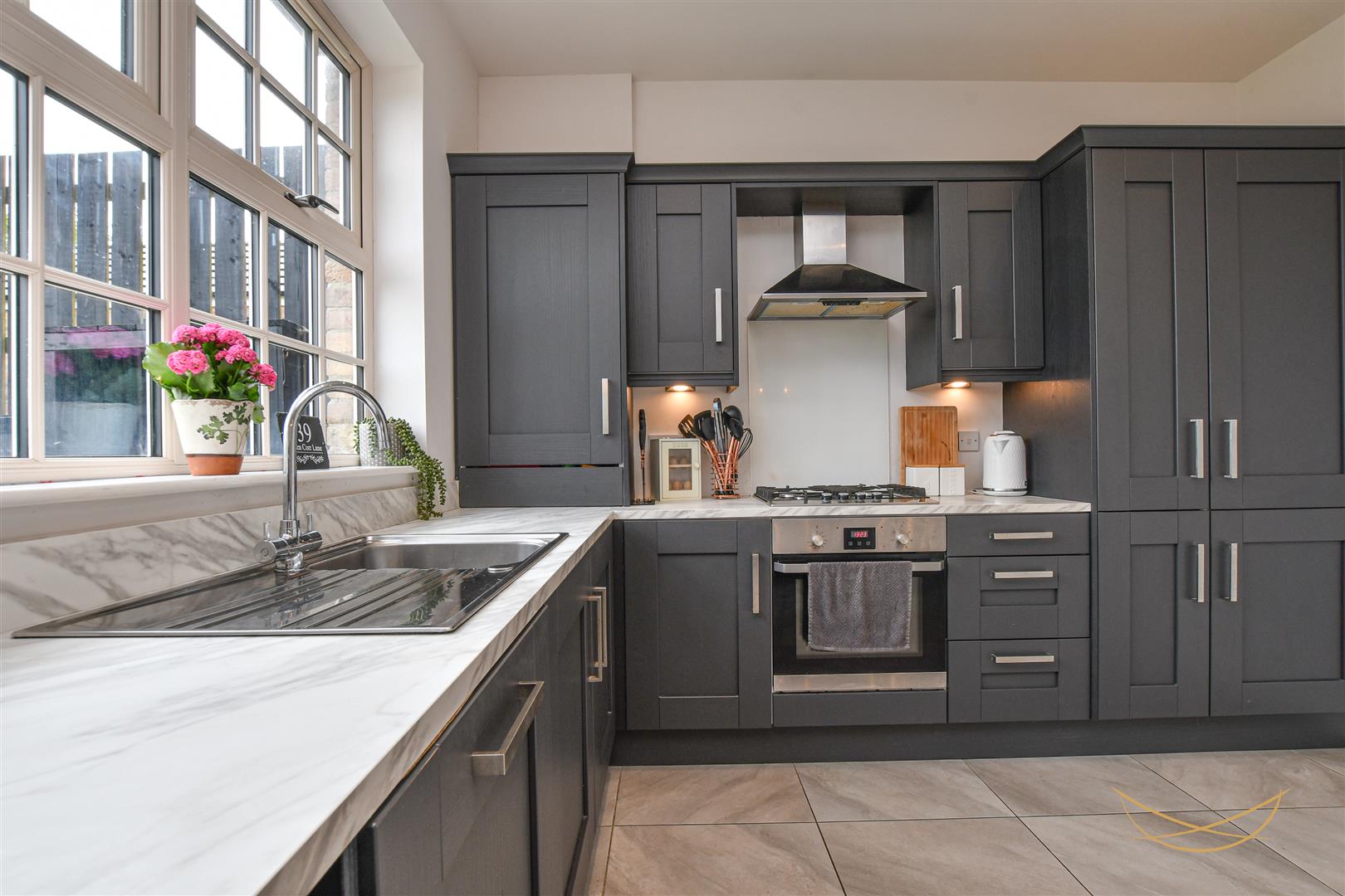 3 Bed Semi-detached House - Image 15