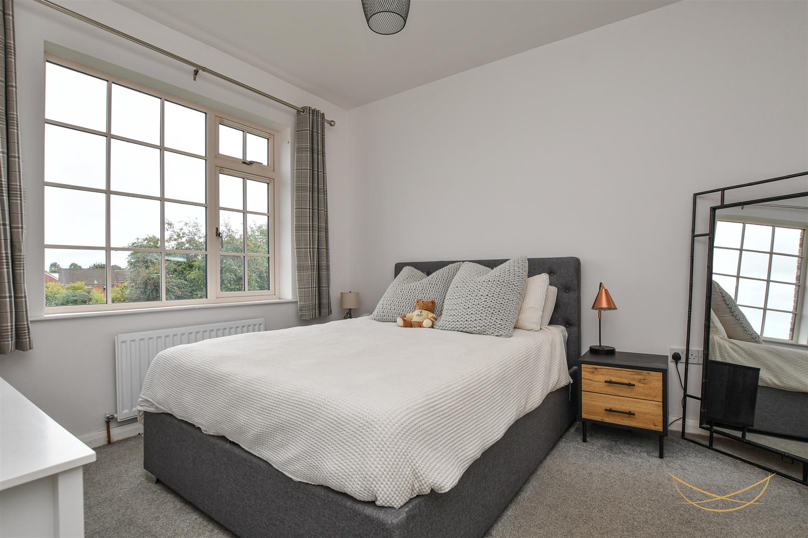 3 Bed Semi-detached House - Image 17