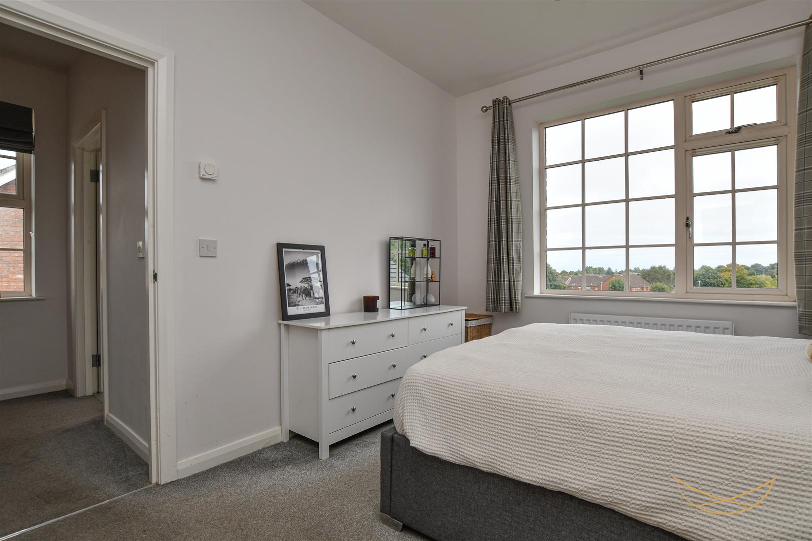 3 Bed Semi-detached House - Image 18