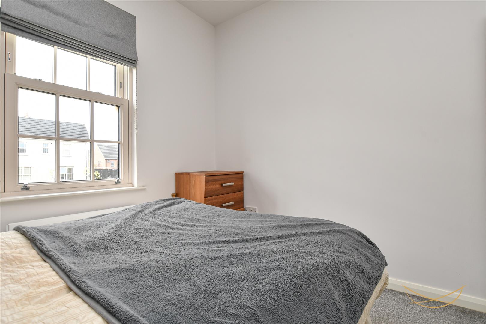 3 Bed Semi-detached House - Image 21