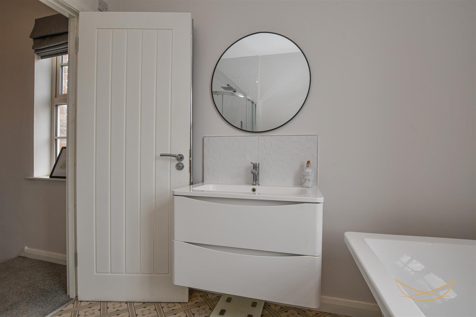 3 Bed Semi-detached House - Image 26