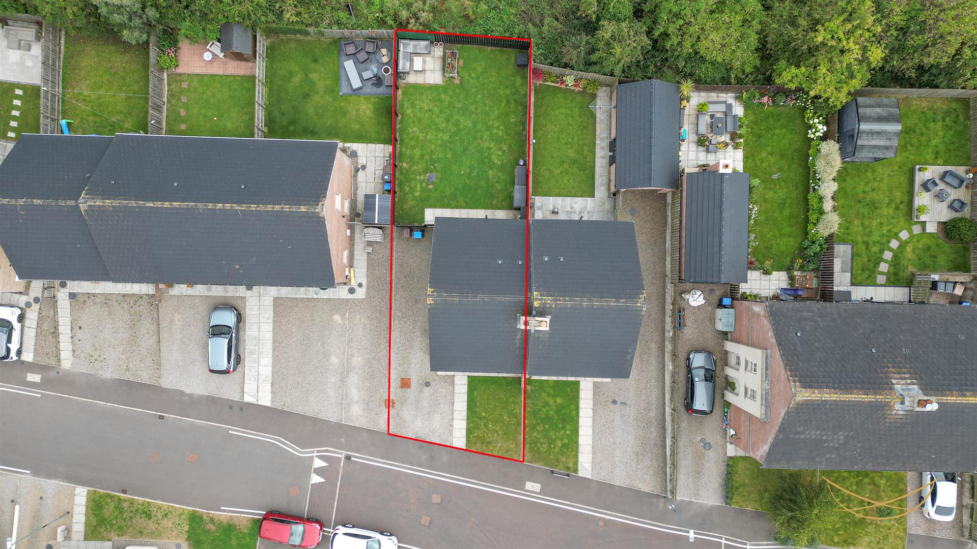 3 Bed Semi-detached House - Image 32