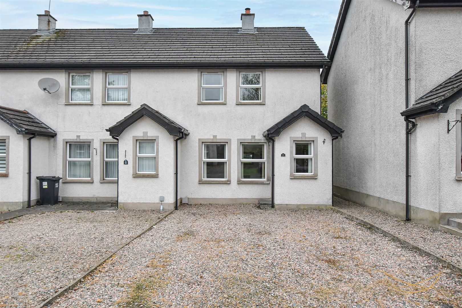 3 Bed End-terrace House - Image 1