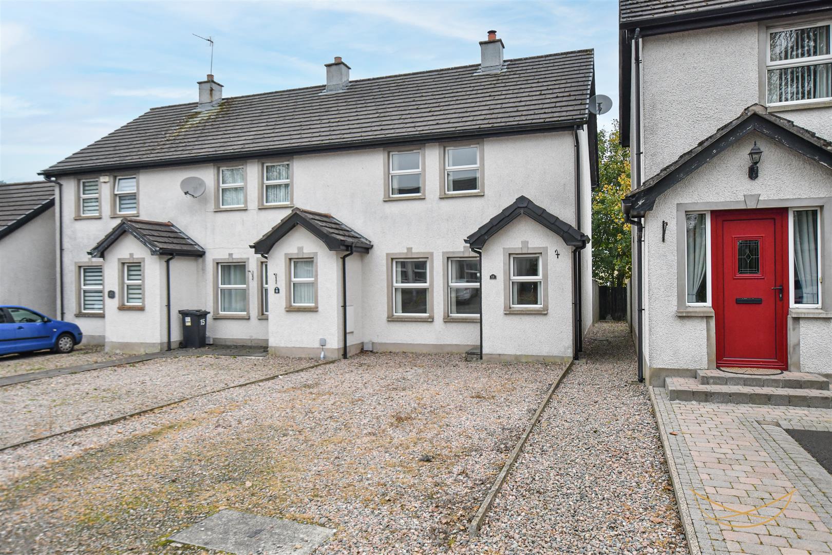 3 Bed End-terrace House - Image 2