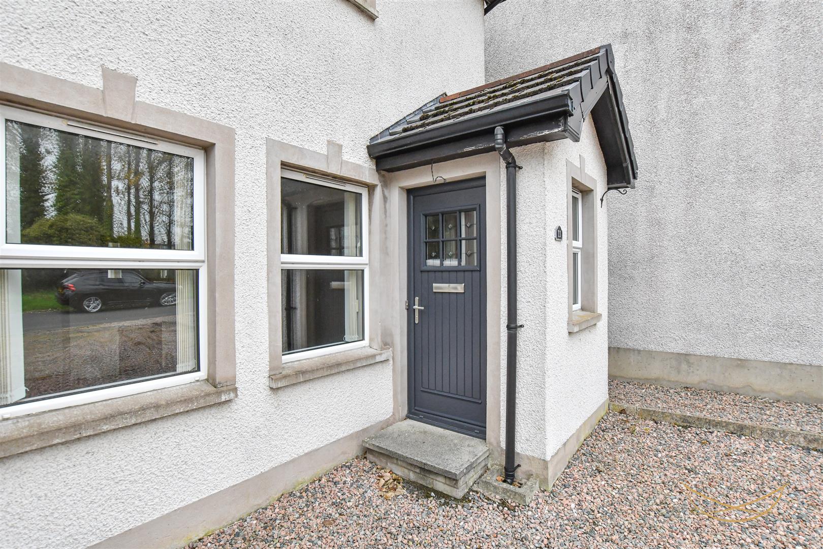 3 Bed End-terrace House - Image 3