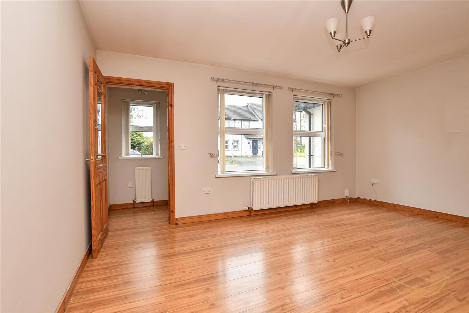 3 Bed End-terrace House - Image 7