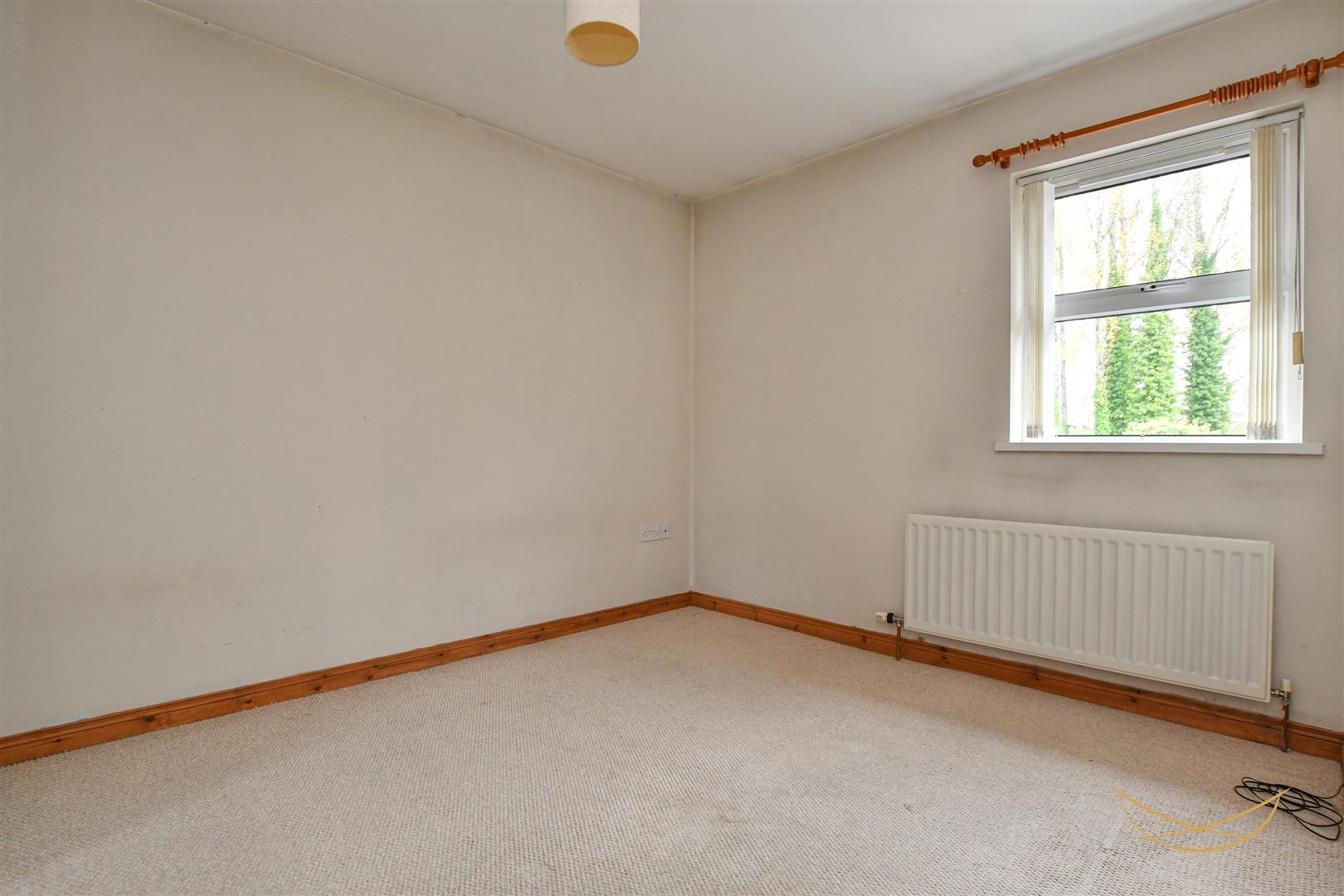 3 Bed End-terrace House - Image 12