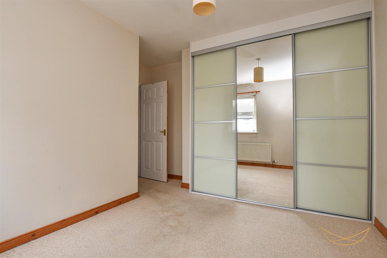 3 Bed End-terrace House - Image 13