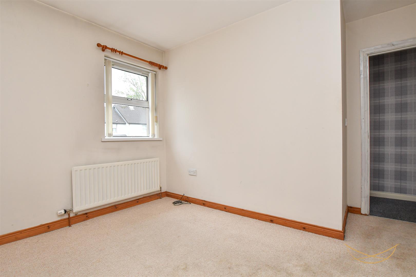 3 Bed End-terrace House - Image 14