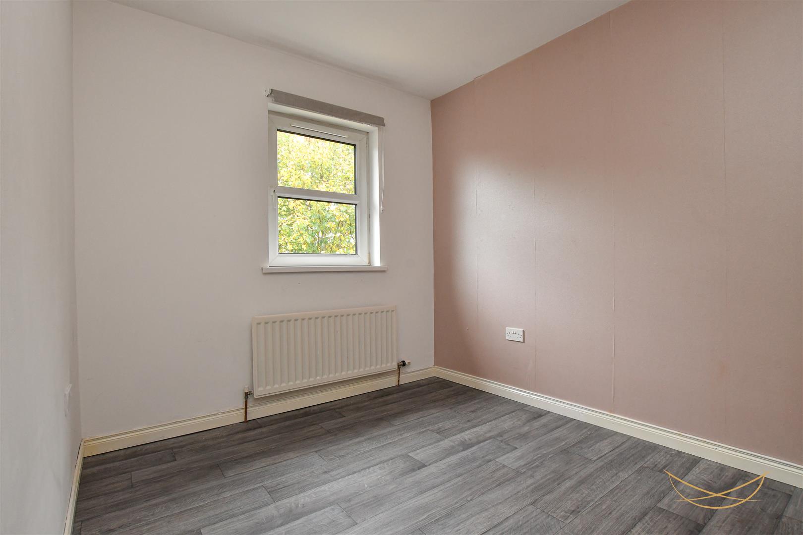 3 Bed End-terrace House - Image 16