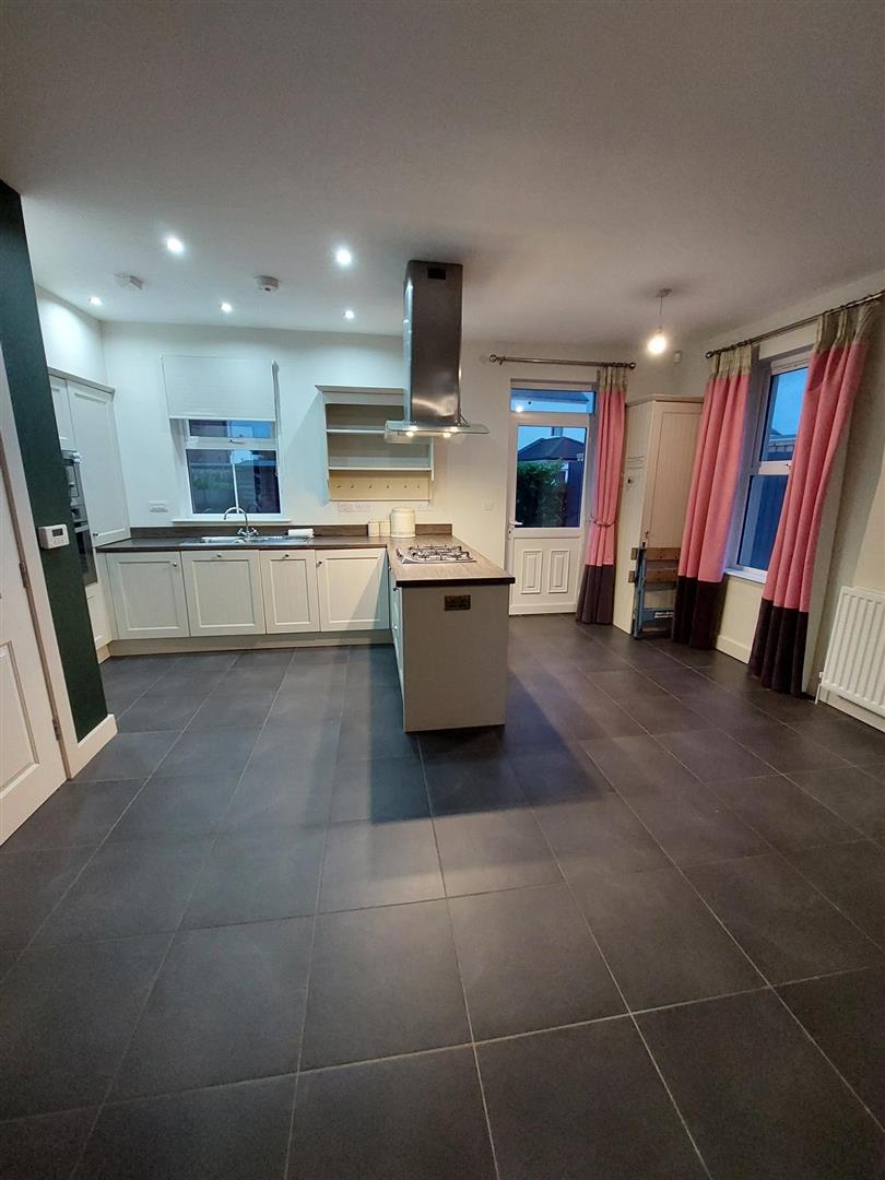 2 Bed Semi-detached House - Image 4