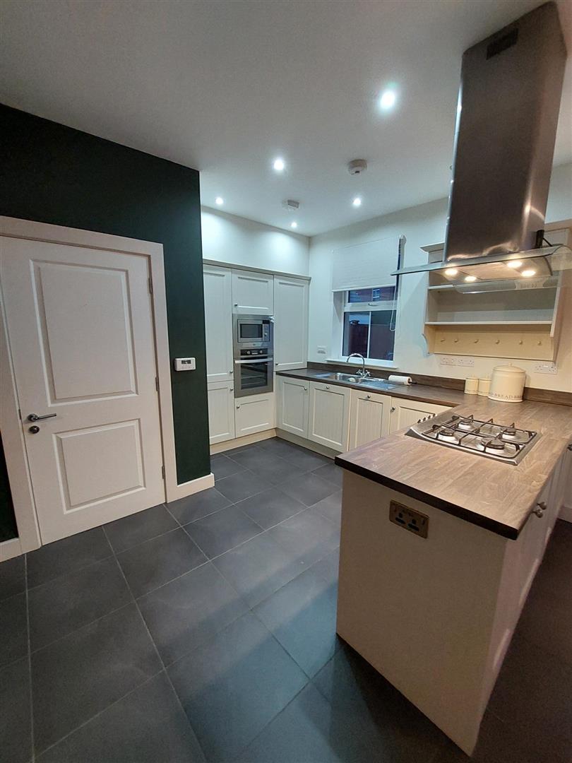 2 Bed Semi-detached House - Image 5