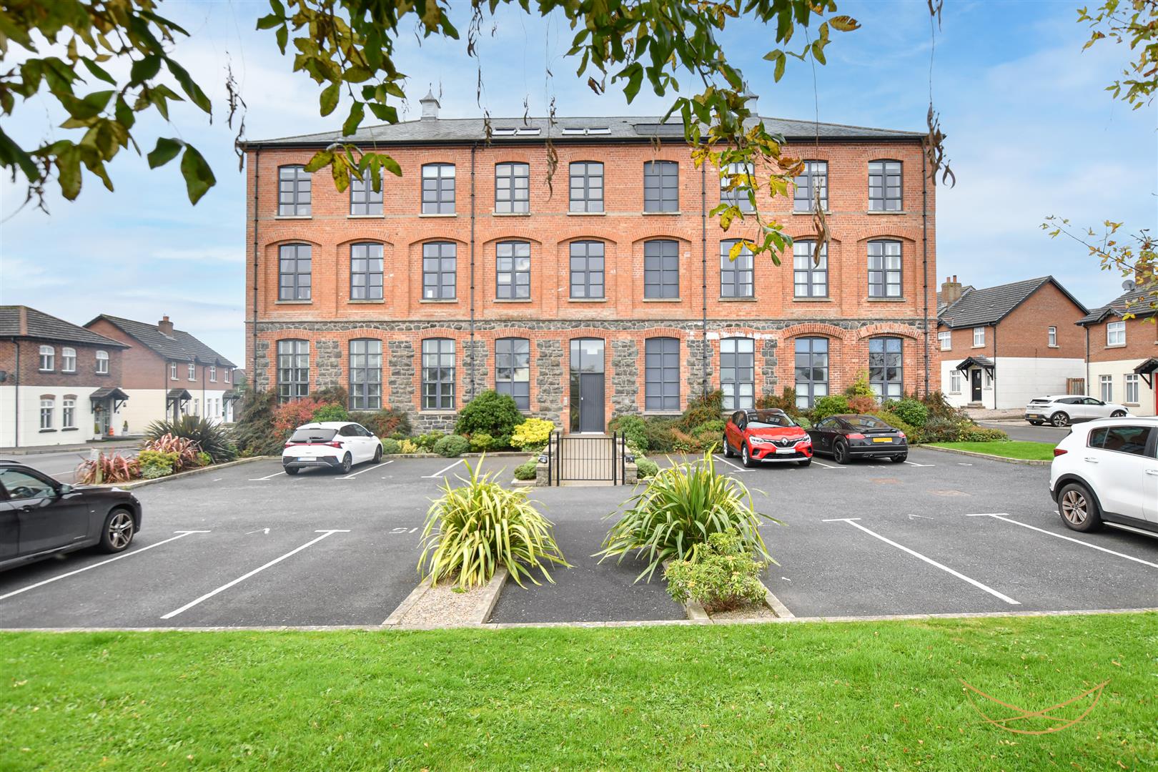 2 Bed Apartment - Image 1