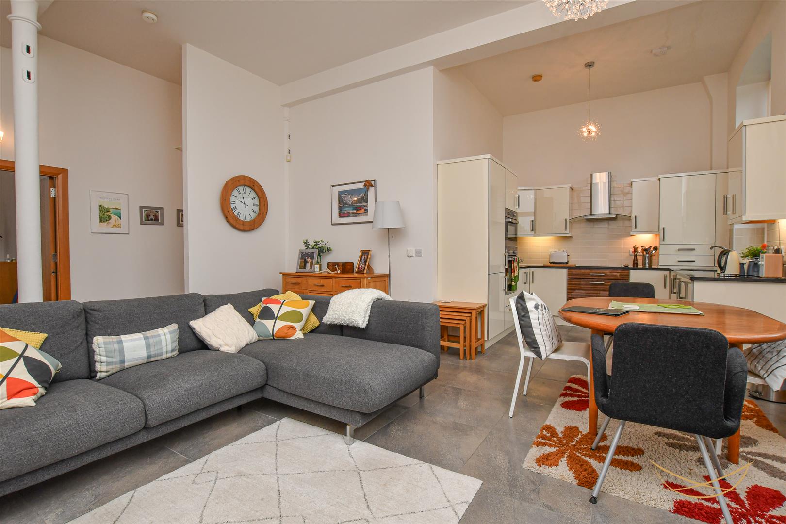 2 Bed Apartment - Image 10