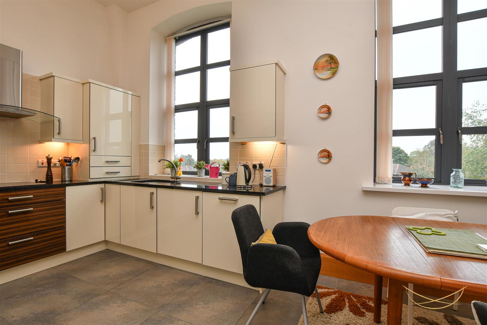 2 Bed Apartment - Image 11