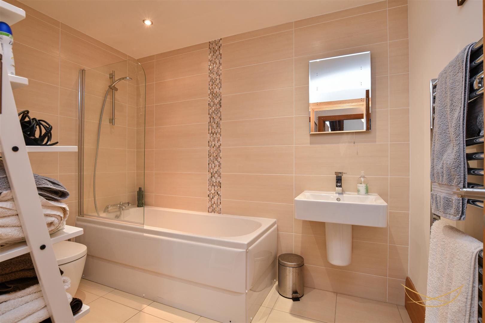 2 Bed Apartment - Image 22