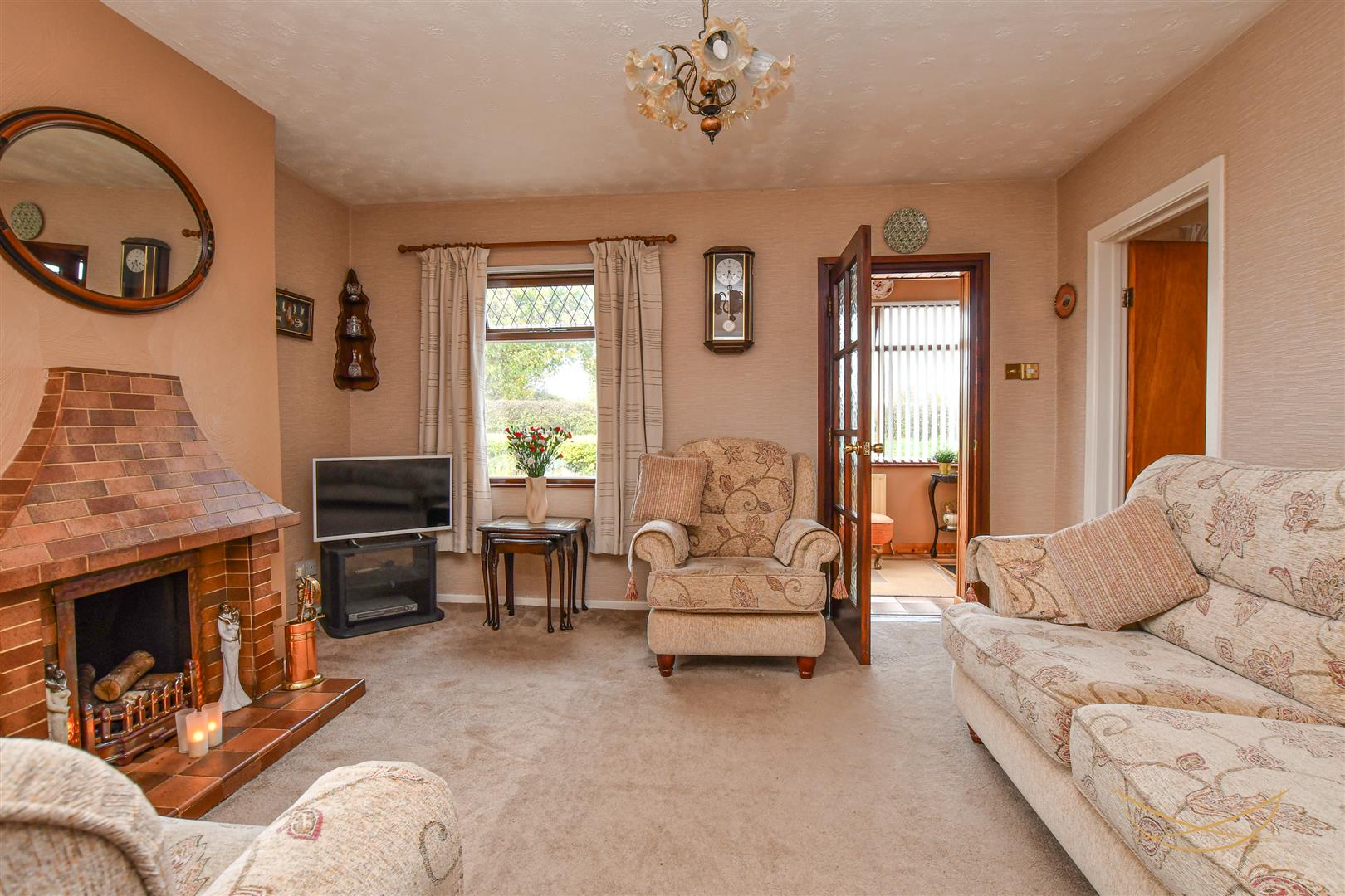 2 Bed Detached Bungalow - Image 10