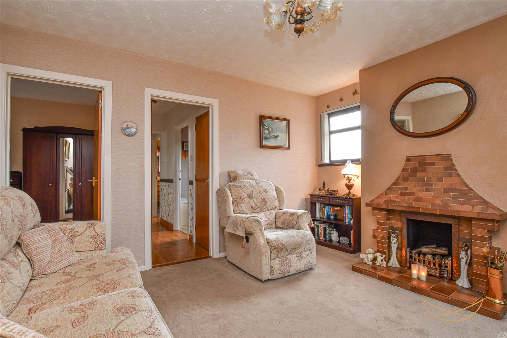 2 Bed Detached Bungalow - Image 12