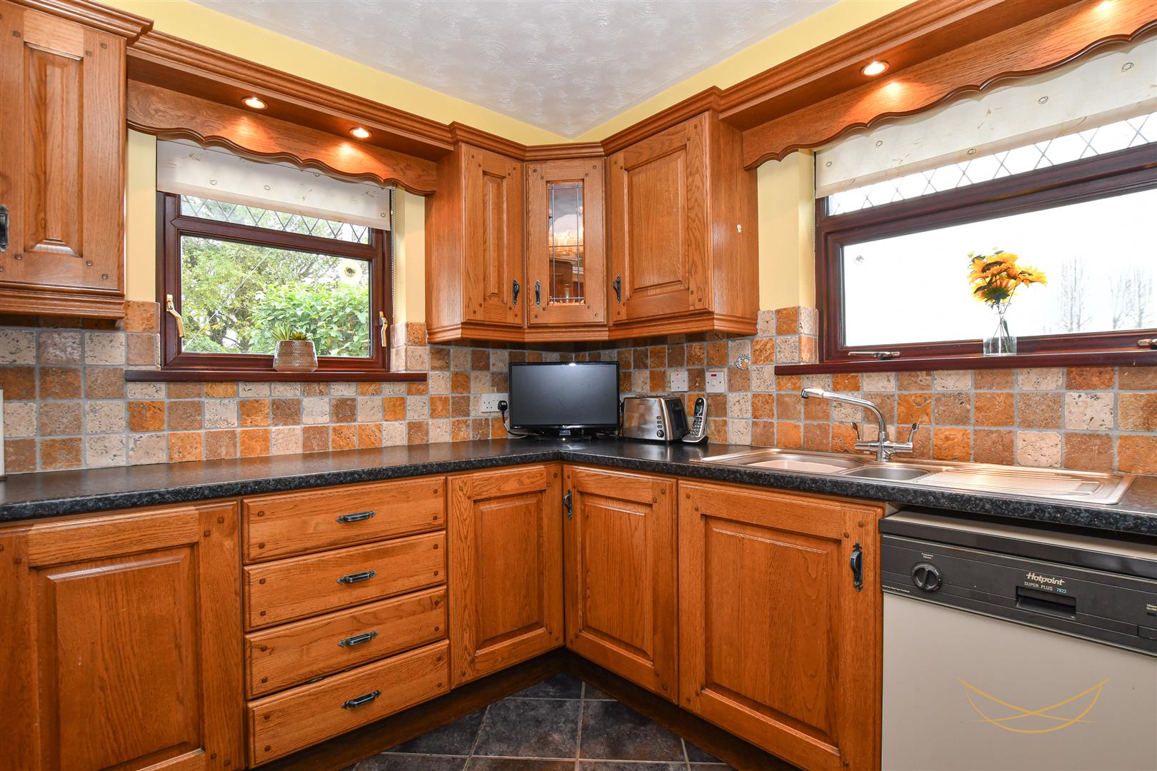 2 Bed Detached Bungalow - Image 19