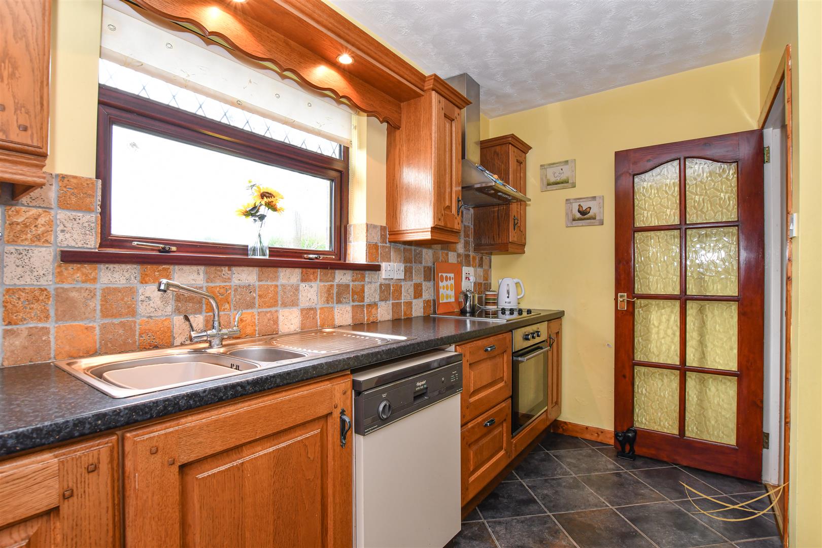 2 Bed Detached Bungalow - Image 20