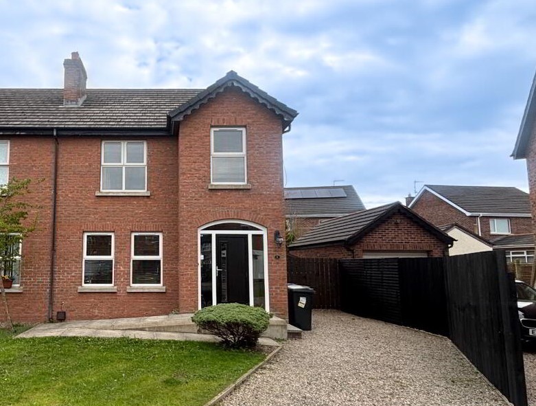 6 Millhouse Gardens Antrim.jpg