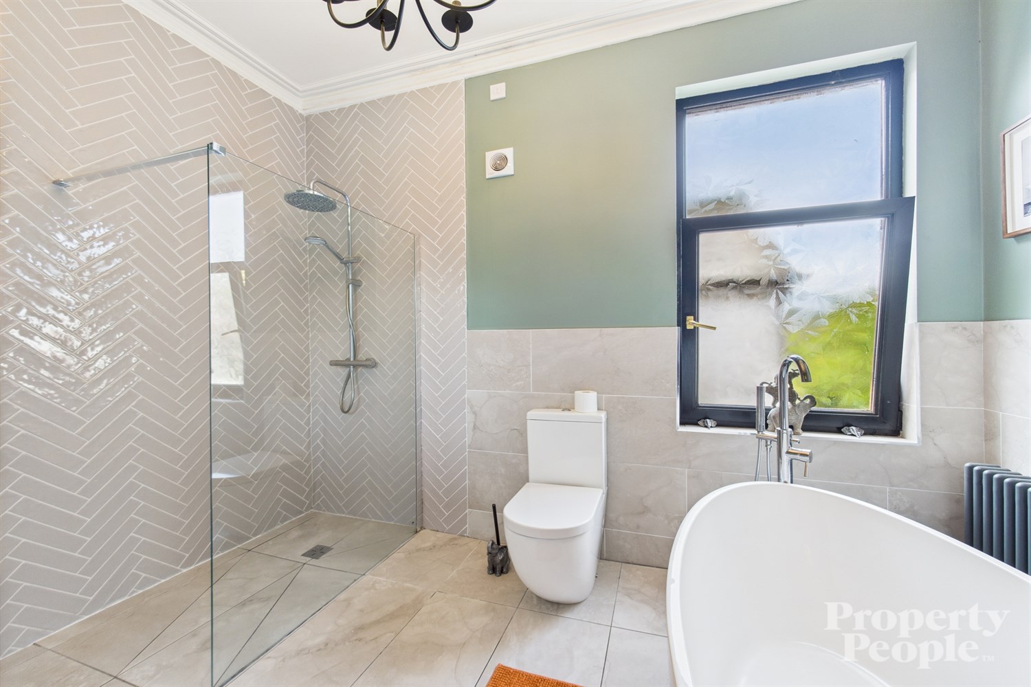  28 Ponsonby Avenue,   Belfast,  BT15 2LS