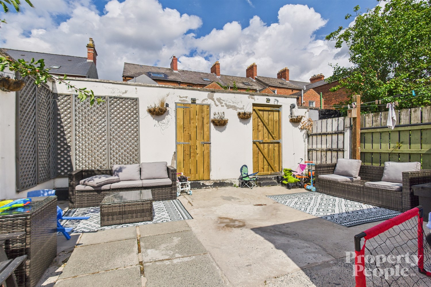  28 Ponsonby Avenue,   Belfast,  BT15 2LS